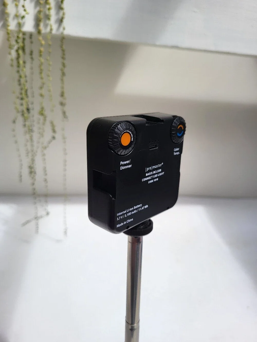 Promaster Basis Connect LED Rechargeable Portable Bi Color On Camera Light EUC